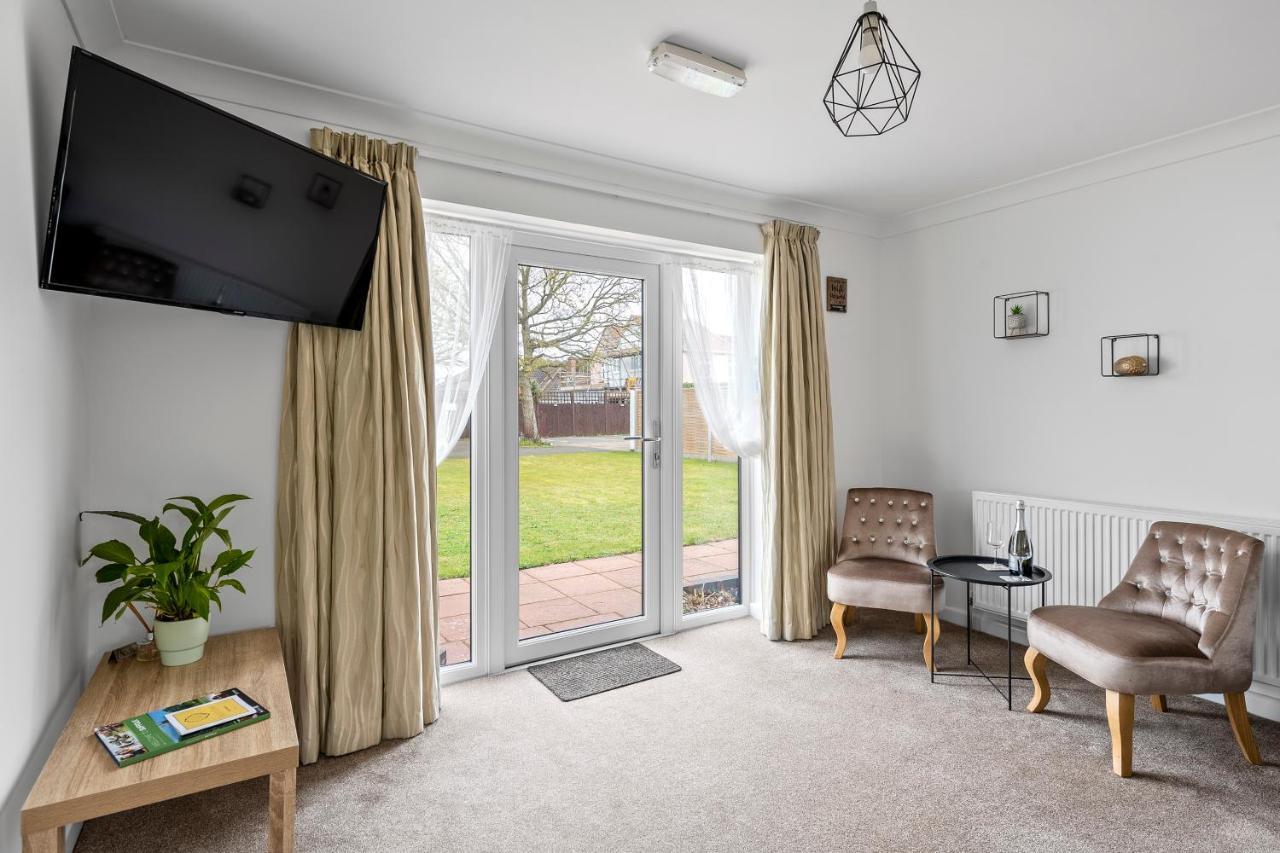 Number 6 - Lytton Tree Lodge, Reydon, Southwold エクステリア 写真